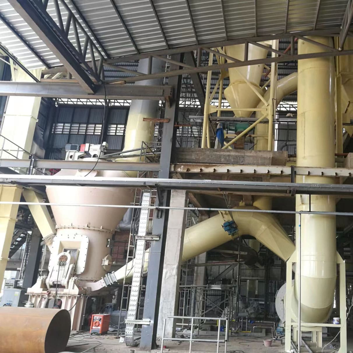 Broyeur vertical à rouleaux de qualité forage pétrolier pour le broyage de la bentonite