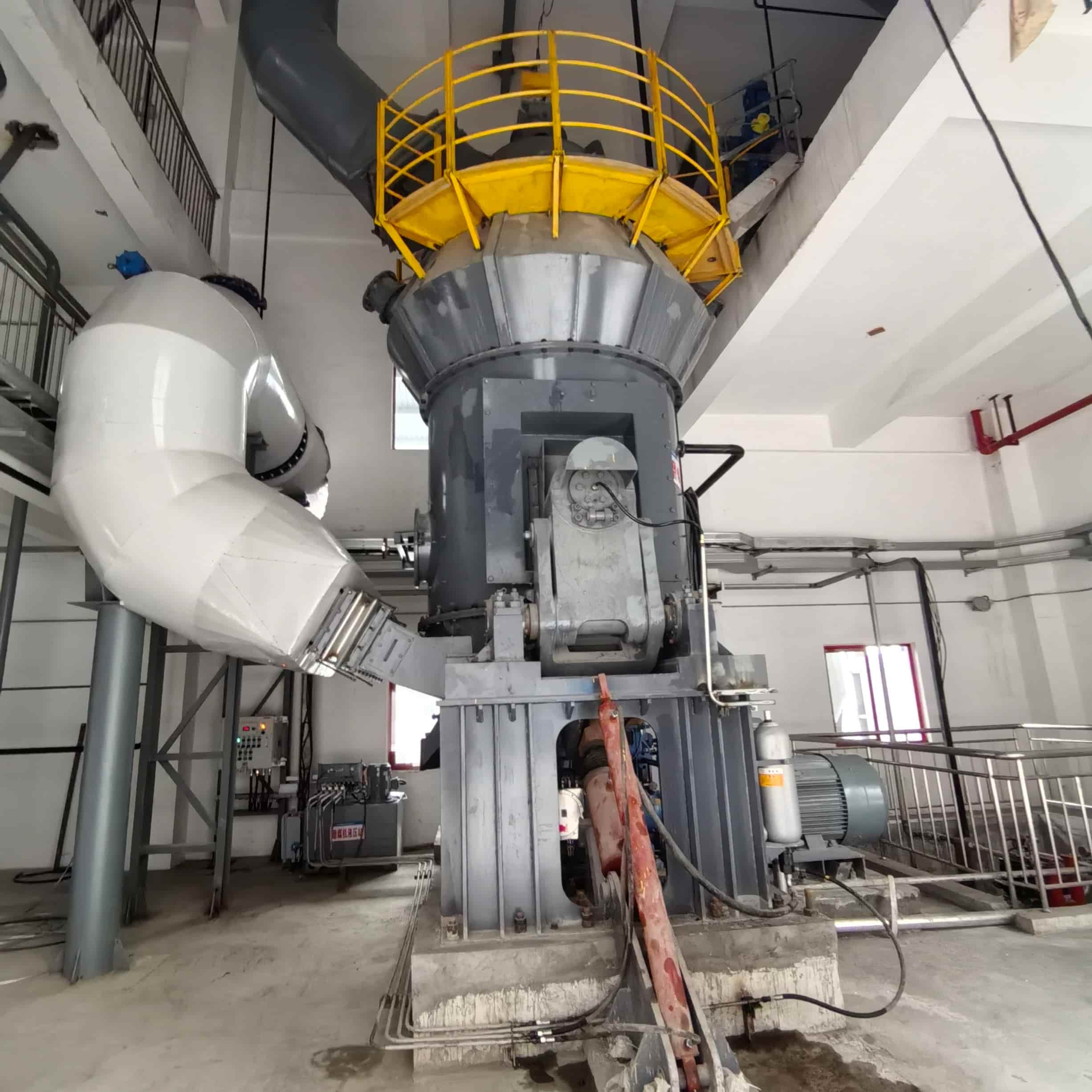 Vertical grinding mill for gypsum
